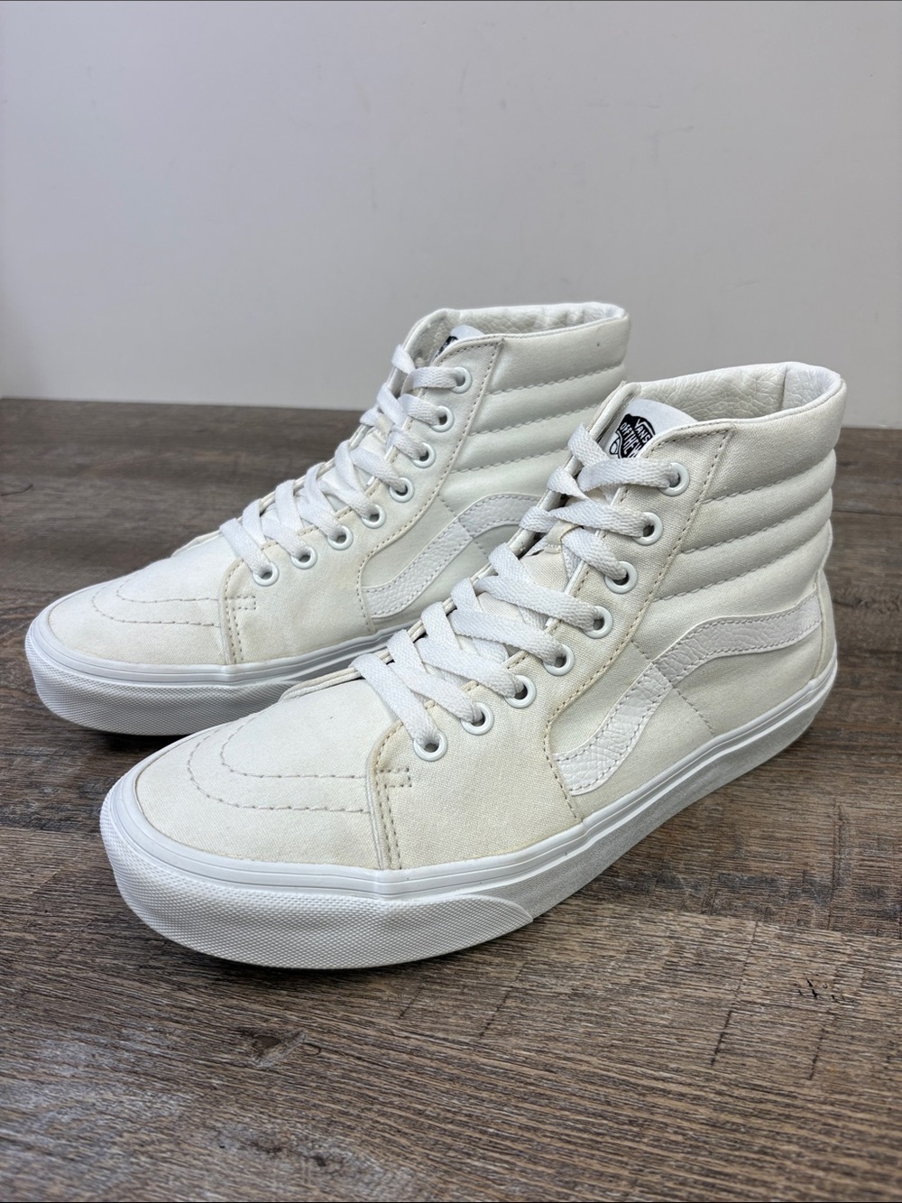 Vans Sk8-Hi True White High Top Sneakers Menâs 8 / Womenâs 9.5